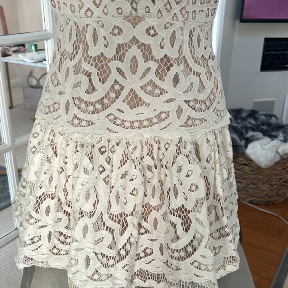 BCBG DRESS - Picture 3 of 9